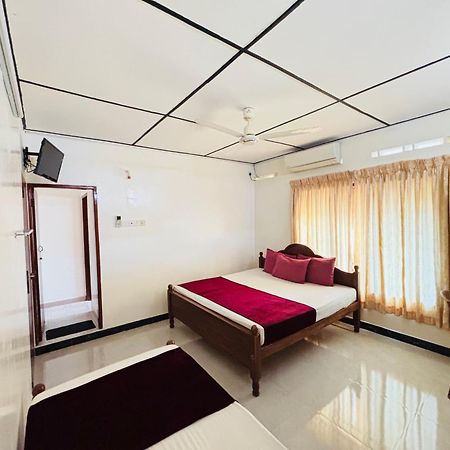 Yaarl Holiday Jaffna Bagian luar foto
